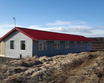 Hjartarstaðir Guesthouse - Eidar - Edificio