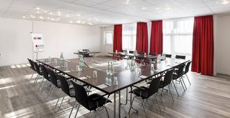 ACHAT Premium Airport-Hannover - Hannover - Building