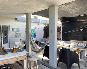 Jay's home by the beach & rainforest - Luquillo - Patio
