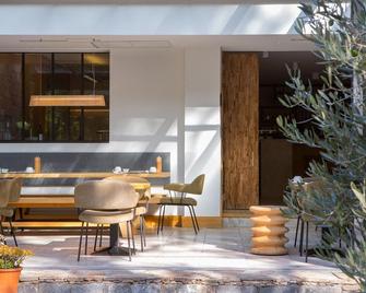 Dominique Colonna - Corte - Patio