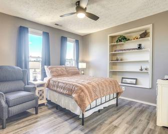 Downtown Condo about 23 Mi to Hocking Hills State Park - Lancaster