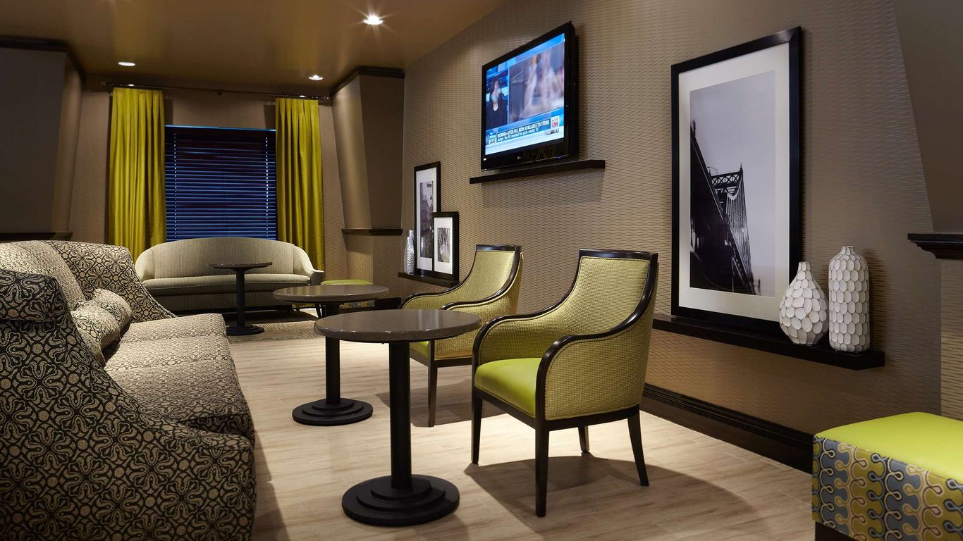 Hampton Inn & Suites by Hilton Montreal-Dorval