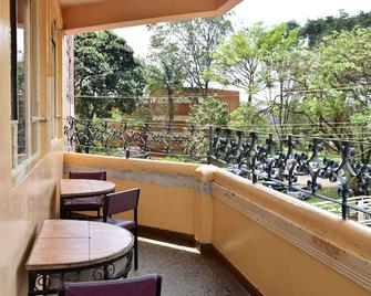 Maru B Courts Hotel - Nyeri - Balkon