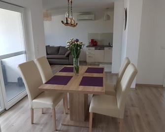 Pansion Marco Polo - Petrčane - Dining room