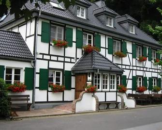 Wißkirchen Hotel & Restaurant - Odenthal - Building