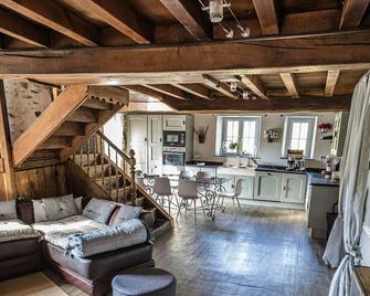 Au Nid de Caroline gîte 4 étoiles - Arette - Wohnzimmer