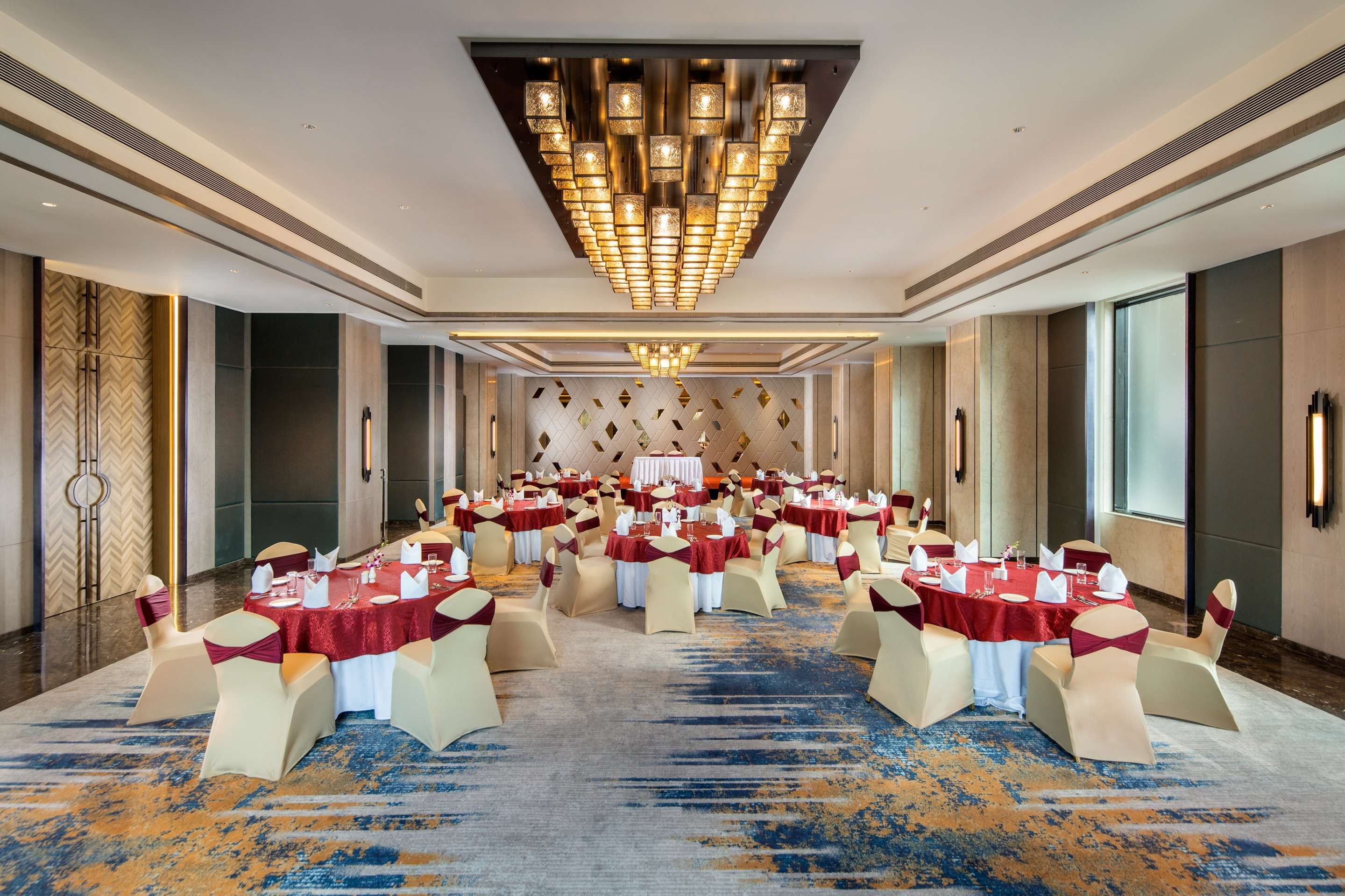 Royal Hometel Suites Dahisar Mumbai - ת'יין - אולם אירועים