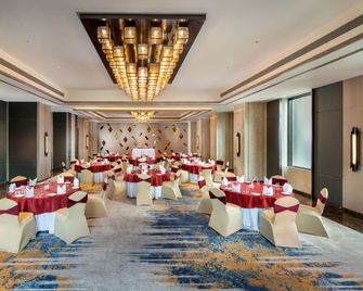 Royal Hometel Suites Dahisar Mumbai - ת'יין - אולם אירועים