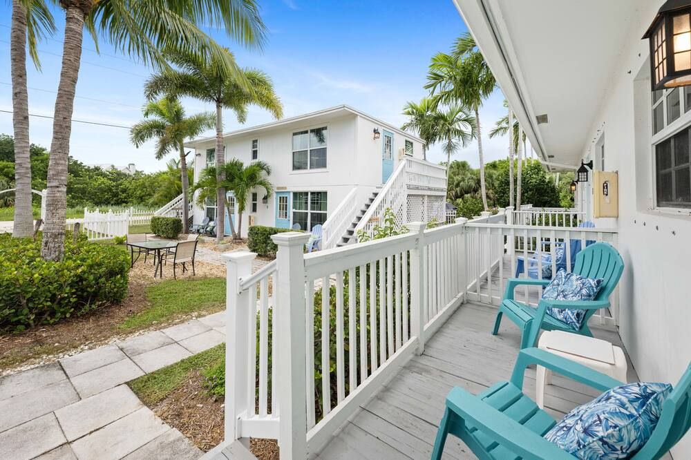 Seahorse Beach Bungalows - Fort Pierce - Balcony