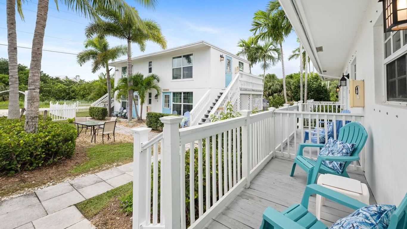 Seahorse Beach Bungalows