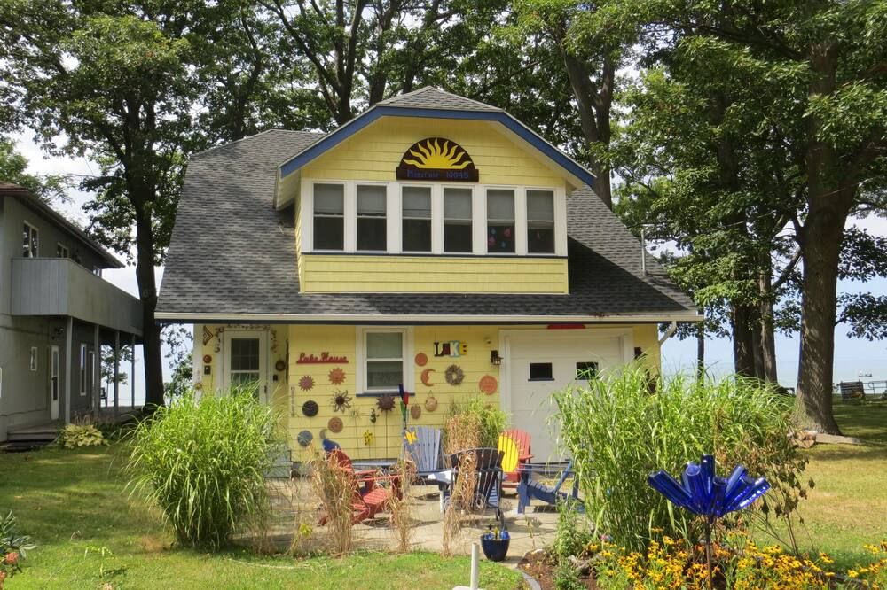 Lake Erie Waterfront with sunset views !!! - Fredonia - Edificio