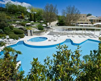 Palace Hotel San Michele - Monte Sant'Angelo - Басейн