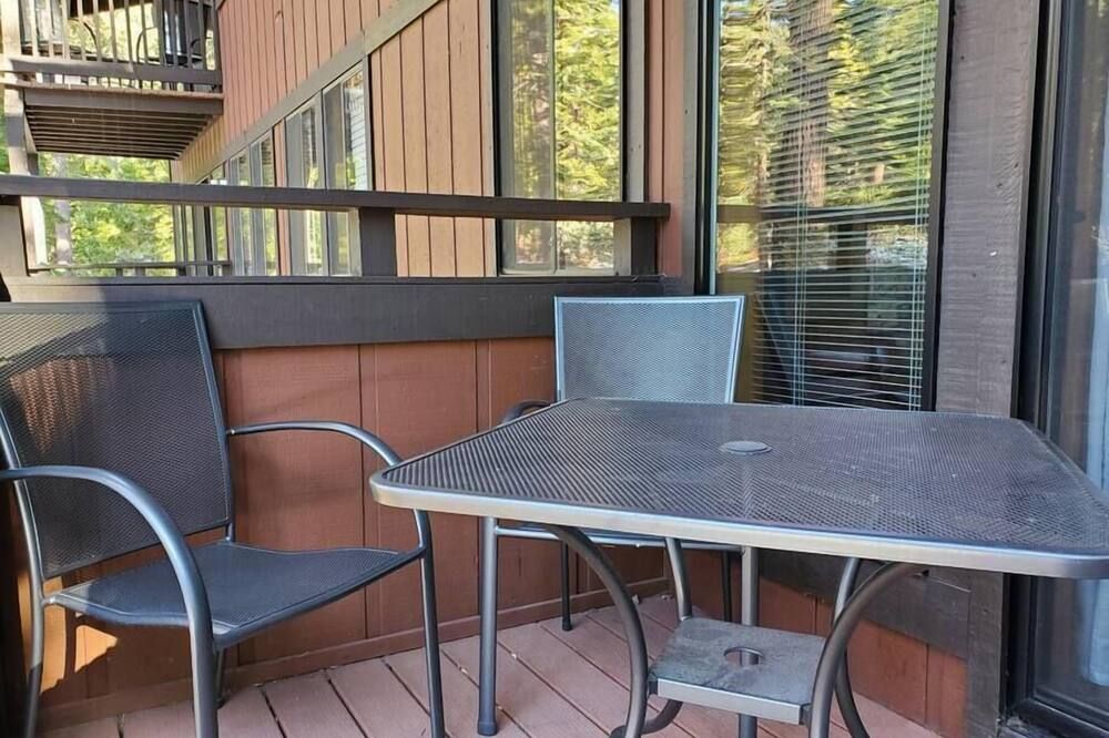 Resort Studio Minutes to Lake and Ski Areas - Tahoe City - Balcon