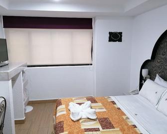 Hotel Santiago - Puebla City - Bedroom