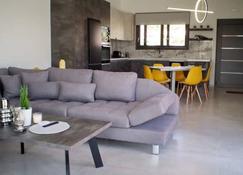 Nostos Luxury Villas with Private Pool in Nafpaktos - Nafpaktos - Living room