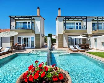 Sunny Villas Resort & Spa - Chaniotis - Pool
