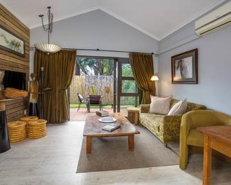 African Rock Hotel & Spa, a 'Boutique Lifestyle Resort' - Kempton Park - Sala de estar