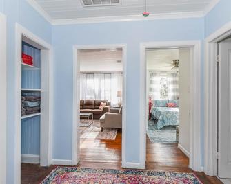 Summertime Pet-friendly 30 min Savannah - Richmond Hill