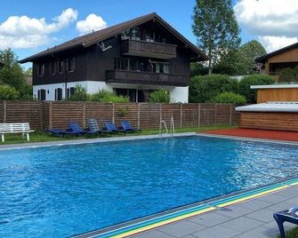 Ferienhaus Gamssteige im Feriendorf Reichenbach G6 - Nesselwang - Басейн