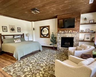 The Dogwood Inn - Blue Ridge - Bedroom