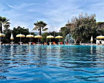 La Porta del Sole Hotel & Village - San Ferdinando - Piscina