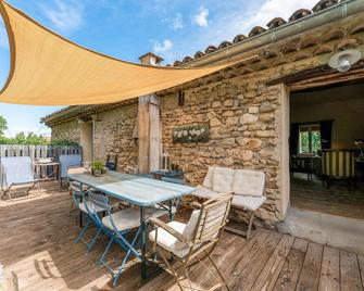Gîte 4 La Fleur Bleue Mont Ventoux - Crestet - Patio