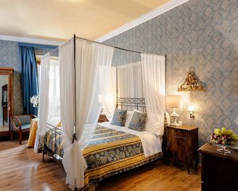 فندق بالاتسو دال بورغو - فلورنس - غرفة نوم