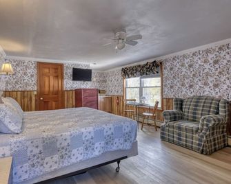 17 Lodge Near Acadia. Sleeps 4 Open Hearth Inn - Trenton