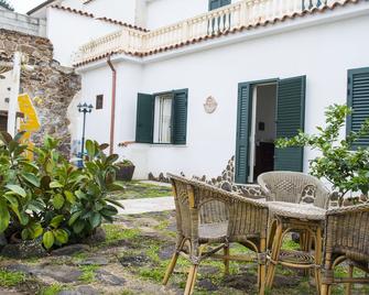 Bed And Breakfast Villa Bianca - Orosei - Patio