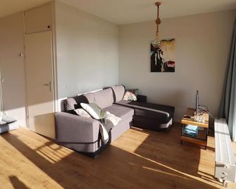 Sunny apartment directly on the Heegermeer - 히크 - 거실
