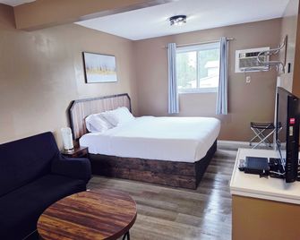 Skimmerhorn Inn - Creston