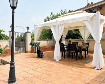 Casa Cerca Bcn, Ideal Empresas, 15min Firabcn, A/C - Sant Boi de Llobregat - Patio