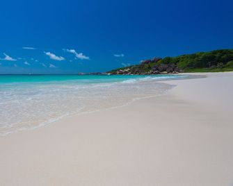 Le Nautique Waterfront Hotel La Digue - La Digue Island - Platja