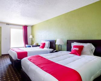 OYO Hotel Pensacola I-10 & Hwy 29 - Pensacola - Bedroom
