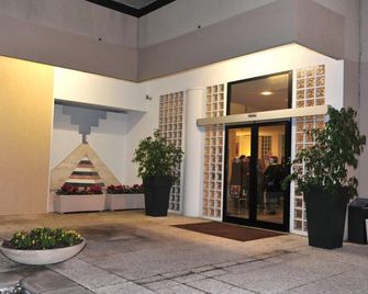 Zenit Hotel Salento - לצ'ה - כניסה למלון