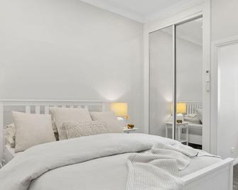 Sandy Toes Manly Executive Apartment - Manly - Schlafzimmer