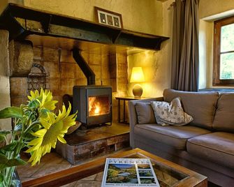 Beautiful Countryside, 5 Min Walk From All Amenities - Navarrenx - Salon