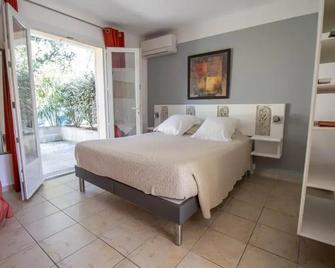 Hotel Athena - Fréjus - Bedroom