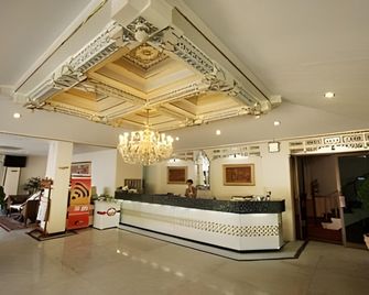 Riyadi Palace Hotel - Surakarta City - Lễ tân