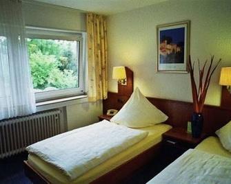 Hotel Marienhof Düsseldorf Neuss - Neuss - Schlafzimmer