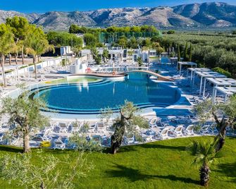 Villaggio Turistico Baia Del Monaco - Mattinata - Piscina