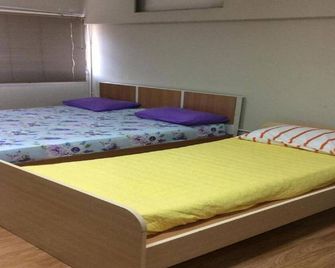 Room-thailand Taxi&apartment Hostel, air - Pak Kret - Schlafzimmer