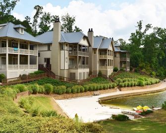 Bolton Cove: 11 Cricket Ln. Pool, Beach, Playground, Boat Rental - 4 Homes Avail - Alexander City - Edificio