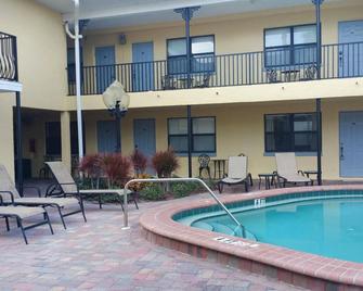 Royal Orleans - Redington Beach - Piscina