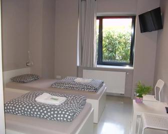 Hostel 63 - hostel - Zagreb - Habitación