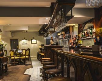The Priory Hotel And Restaurant - Newport - Bar