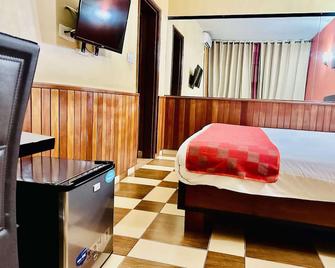 Yaahot Hotel - Iaundé - Quarto