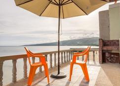 Kellocks' Seaview Apartelle - Dalaguete - Balcony