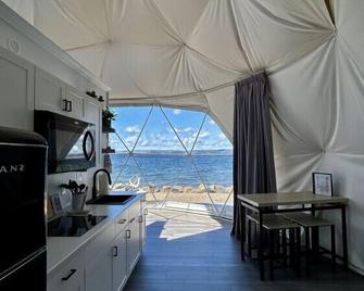 Dome 2 · Luxury Lakeside Dome With Hot Tub - West Bay