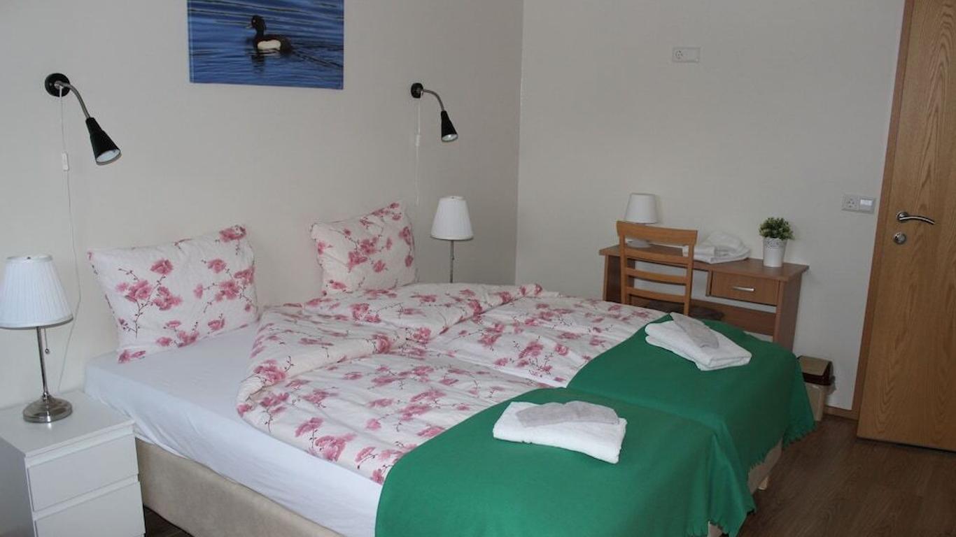 Skammidalur Guesthouse